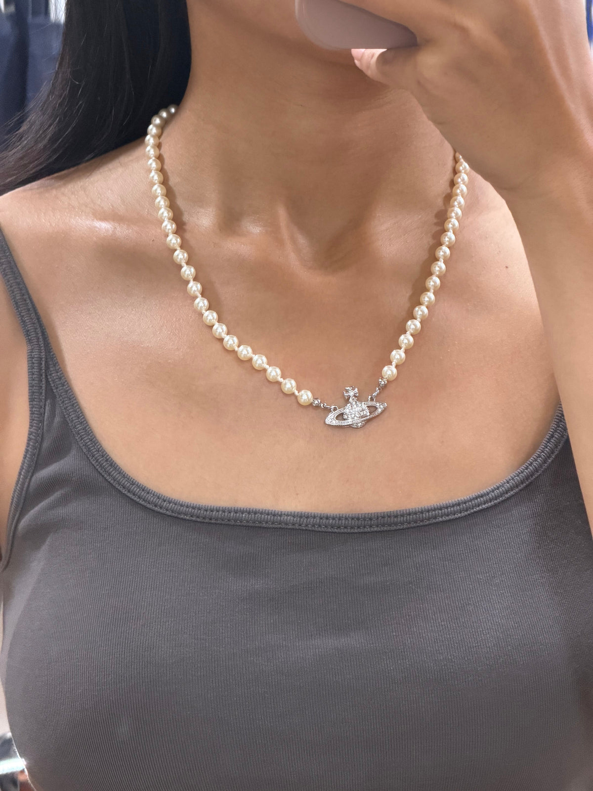 Vivienne Westwood Mini Bas Relief Pearl Choker