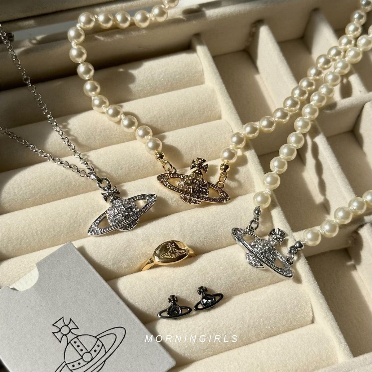 Vivienne Westwood Mini Bas Relief Pearl Choker