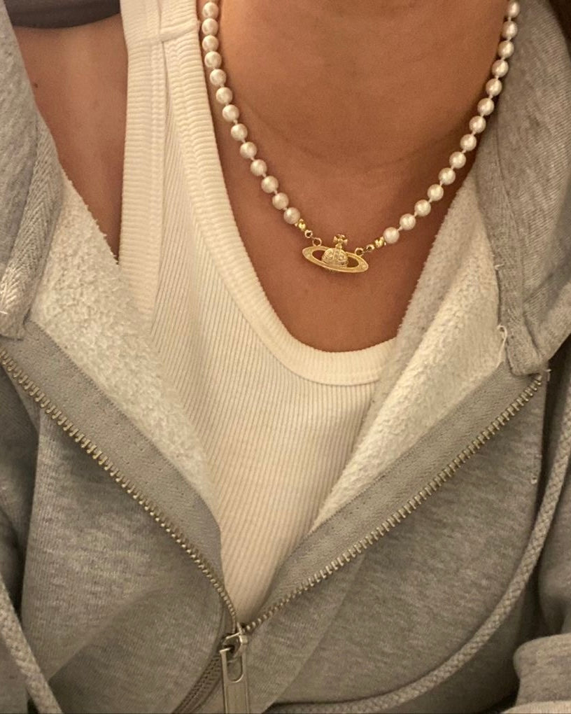 Vivienne Westwood Mini Bas Relief Pearl Choker