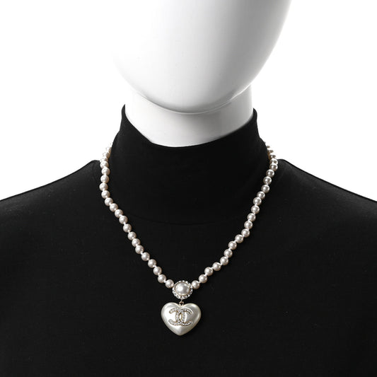 Pearl Crystal CC Heart Short Necklace Pearly White Gold